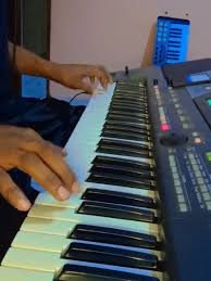 Tocando teclado